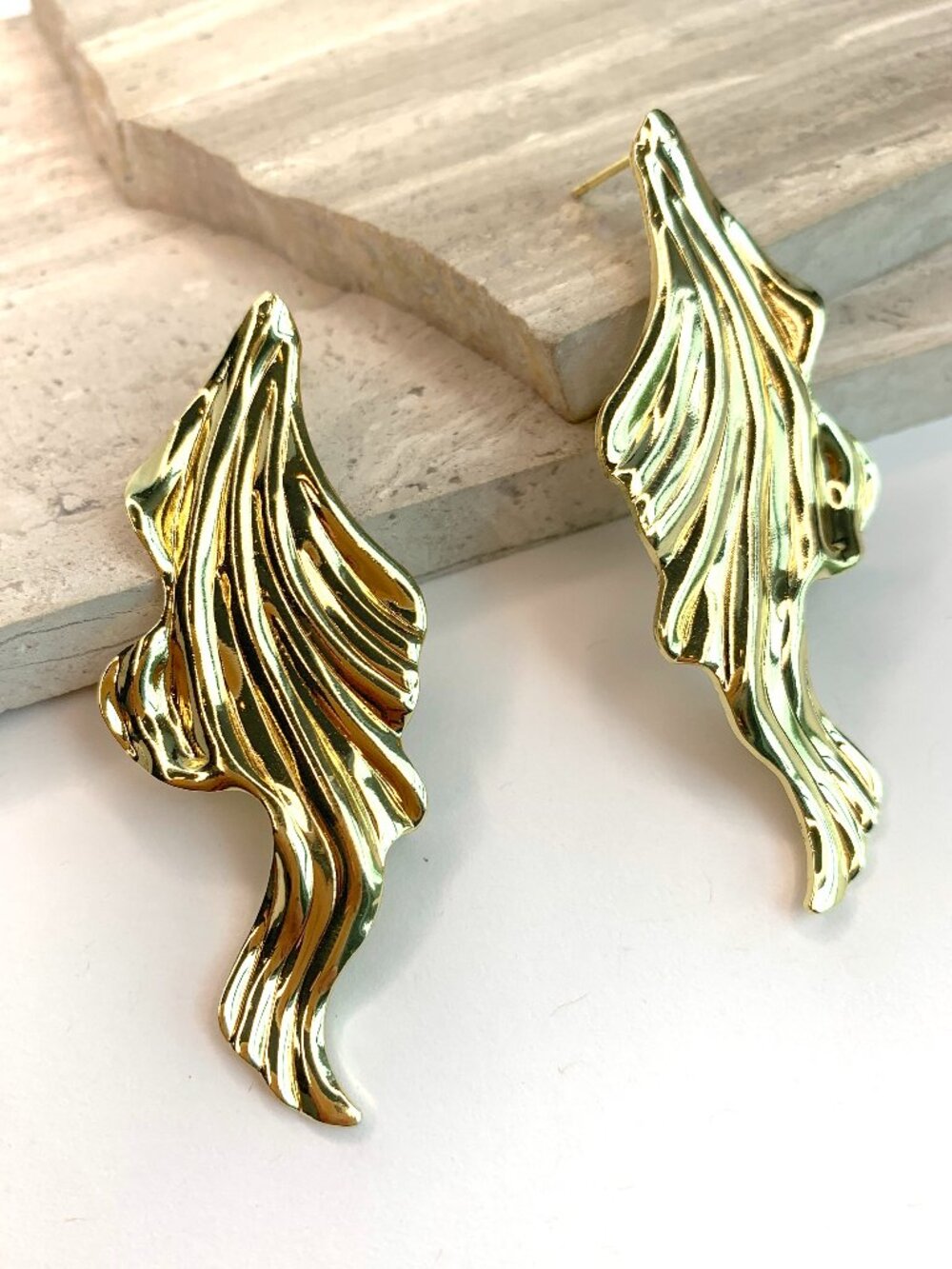 NEW ~ Anthropologie Sculptured Ribbed Gold Stud Earrings